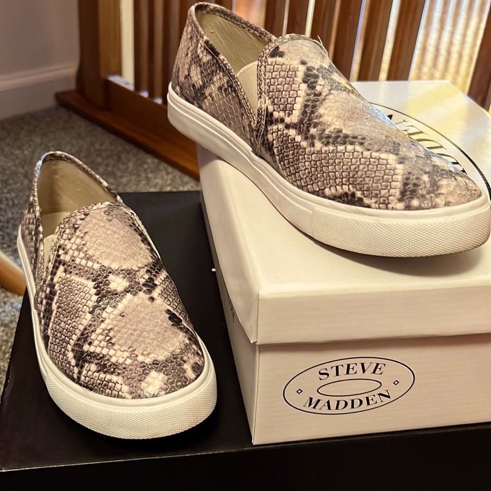 Steve Madden Symba snake slip ons!!! Size 8.5.  Excellent condition!